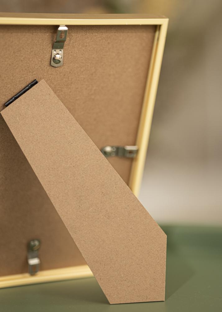 Rėmas New Lifestyle aukso 15x15 cm - Paspartu Baltas 9x9 cm