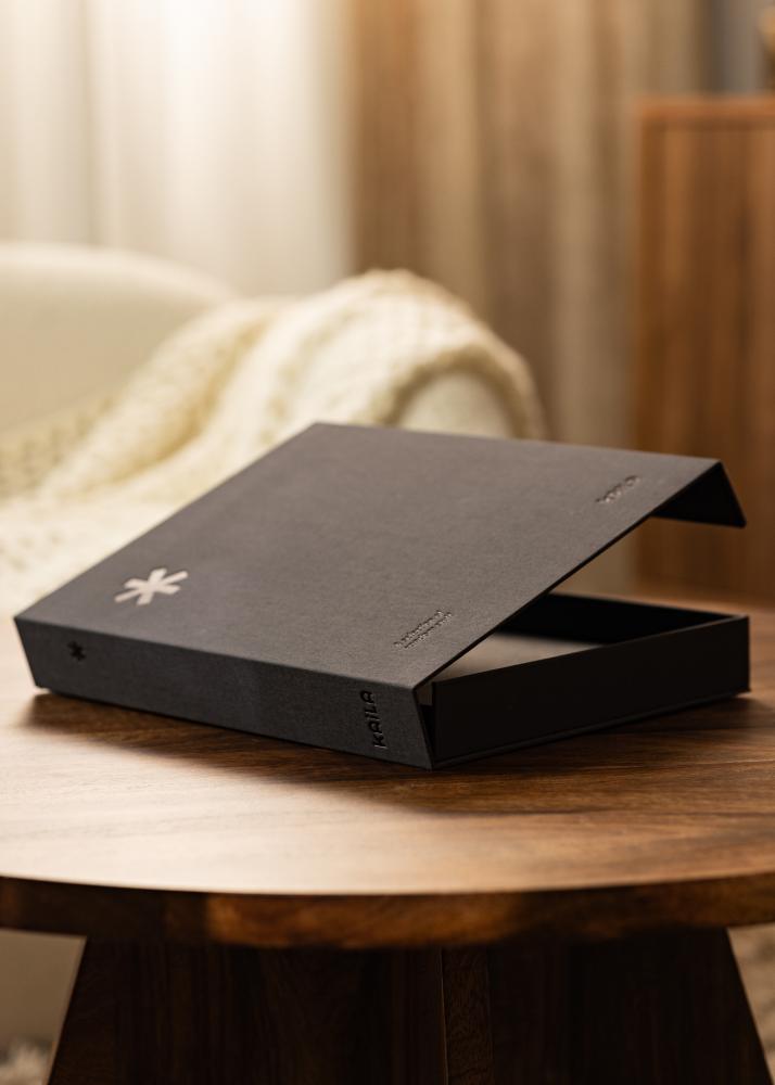 KAILA * - Coffee Table Photo Album (60 Juodi Puslapiai / 30 lapų)