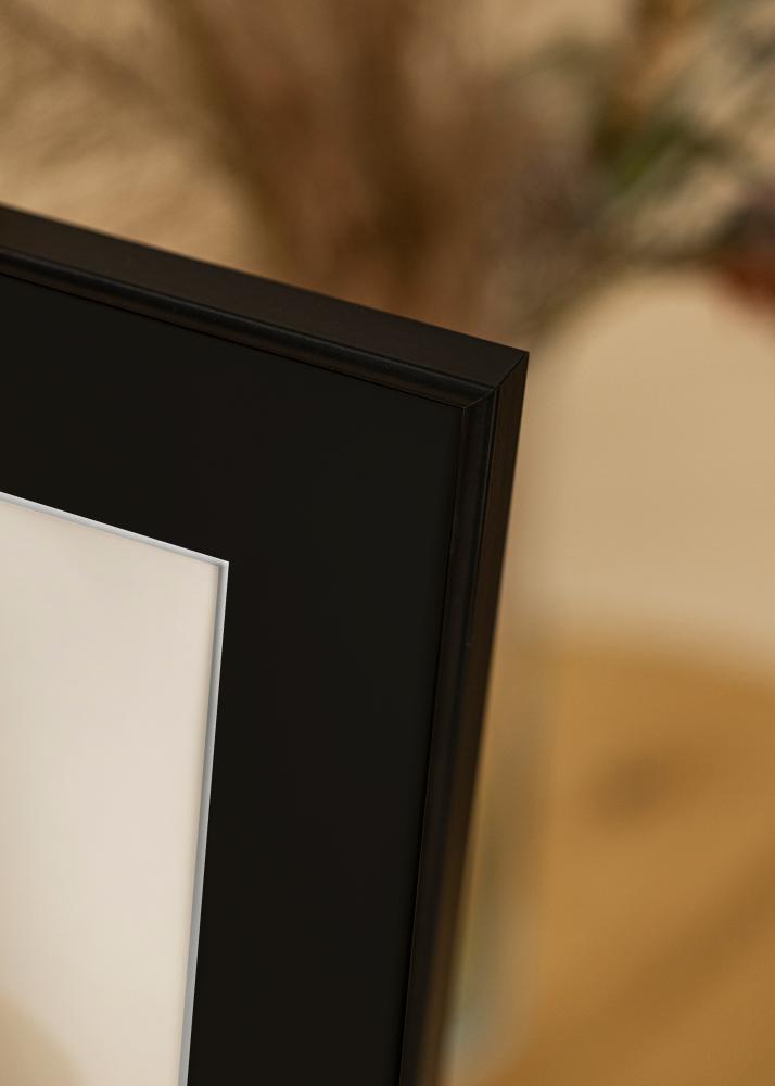 Rėmas Visby Juodas 30x40 cm - Paspartu Juodas 20x28 cm