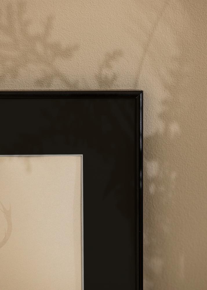 Rėmas Visby Juodas 30x40 cm - Paspartu Juodas 20x28 cm
