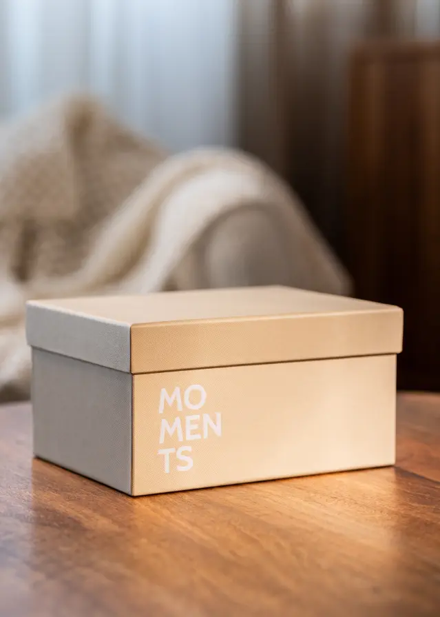 KAILA MOMENTS Nuotraukų dėžutė (700 nuotraukų 10x15 cm) - Kreminė