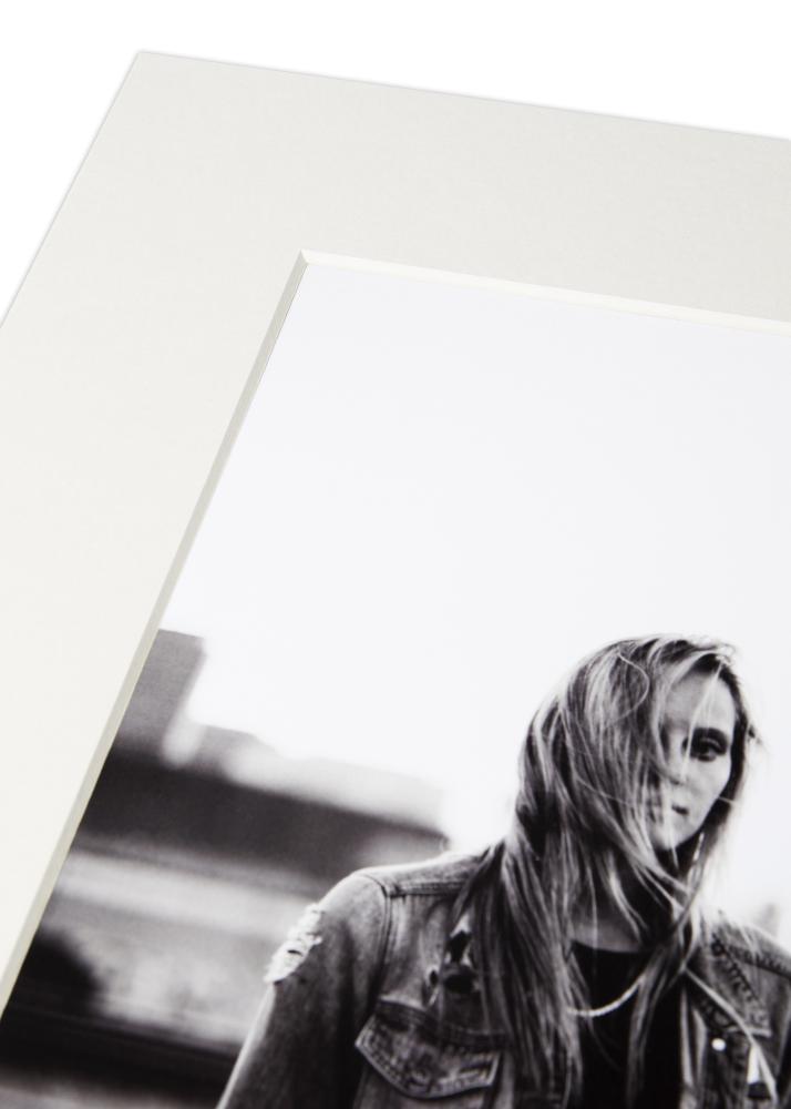 Paspartu Baltas Banguotas 50x50 cm (39x39)