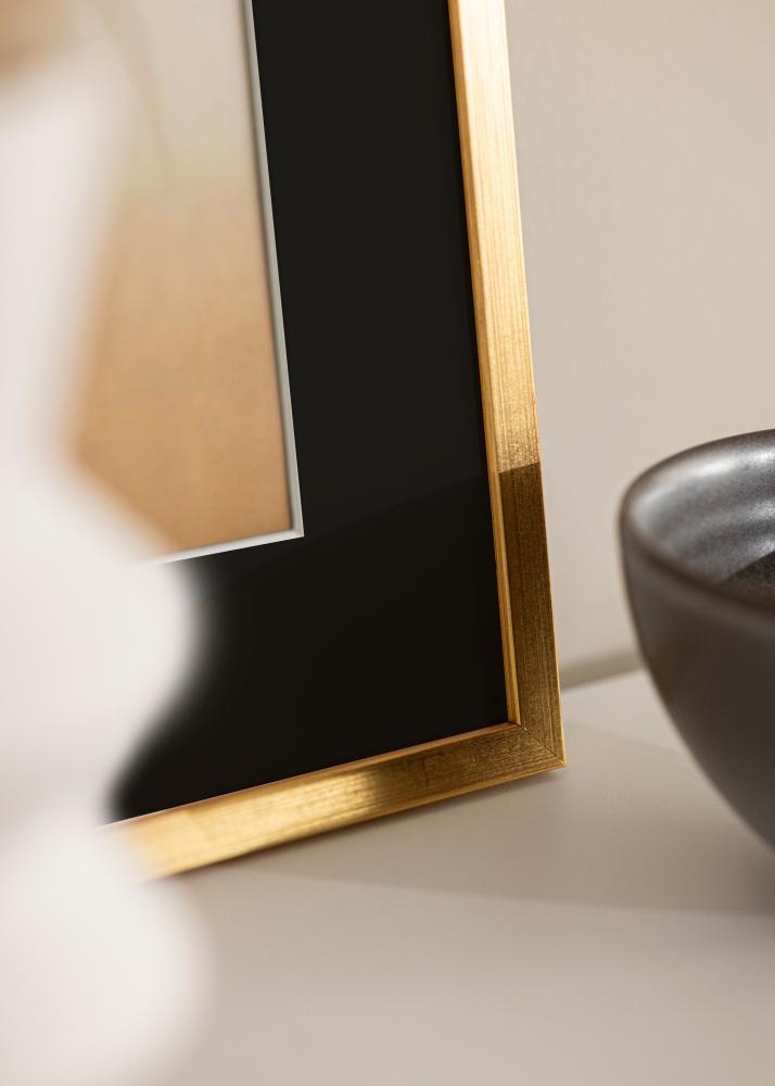 Rėmas Edsbyn Auksas 30x40 cm - Paspartu Juodas 8x12 inches